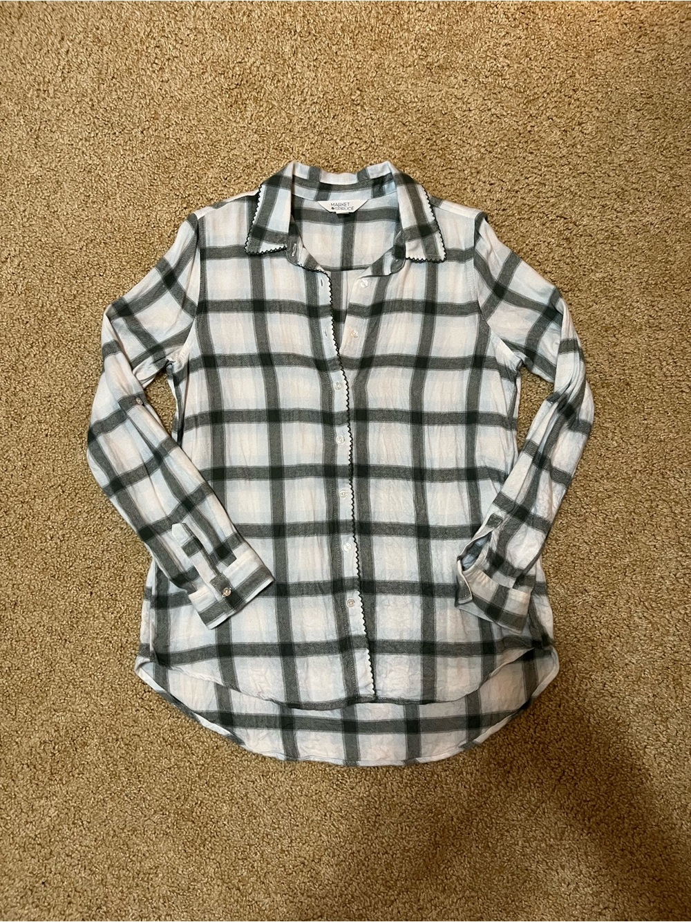 Market & Spruce Marci Adjustable Sleeve Cozy Green & White Buttton Down Shirt